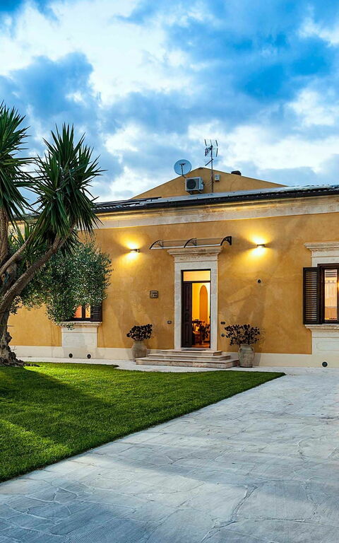 Villa Carolina: all'aperto, Giardino