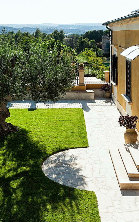 Villa Carolina: all'aperto, Giardino