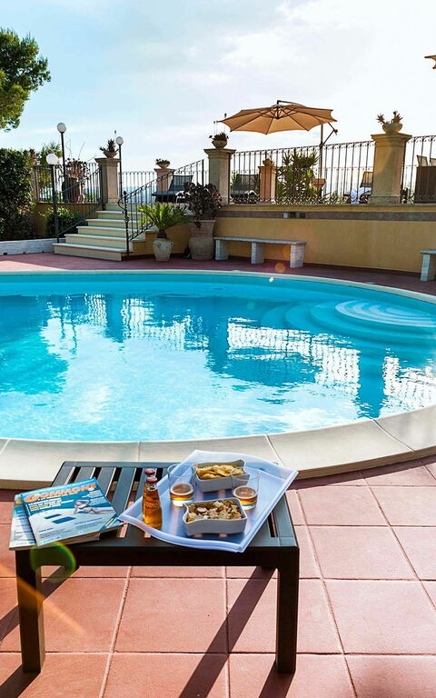 Villa Carolina: Piscina