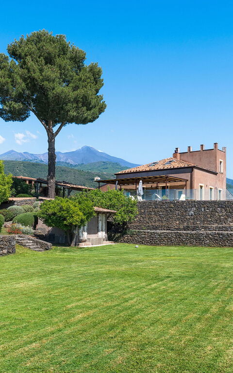 Villa Torre Etnea: all'aperto, Esterni, Giardino