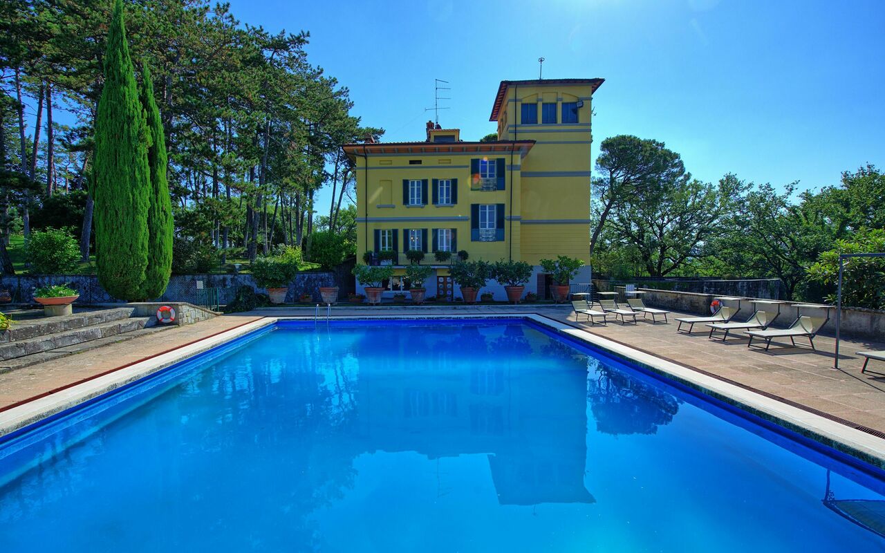 Villa Cuculo: Esterni, Giardino, Piscina