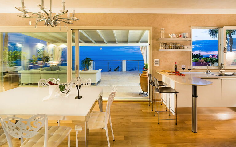 Villa Luce: Cucina, Sala da pranzo