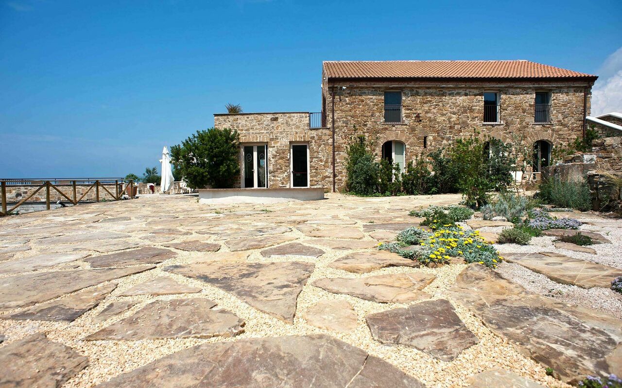 Villa Rupe Alta: all'aperto, Esterni