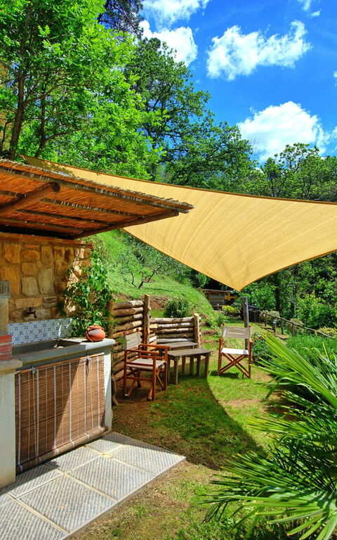 Casale Di Cozzile: Giardino