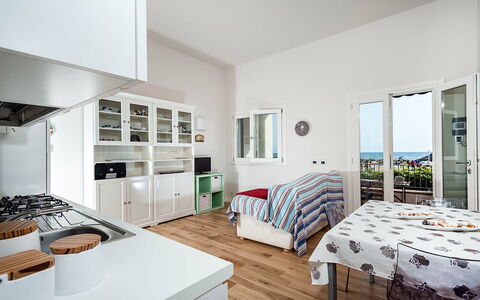 Alloggio Timone: Cucina, Sala da pranzo, Soggiorno