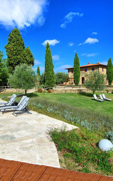Borgo Mulignone: Giardino, Piscina