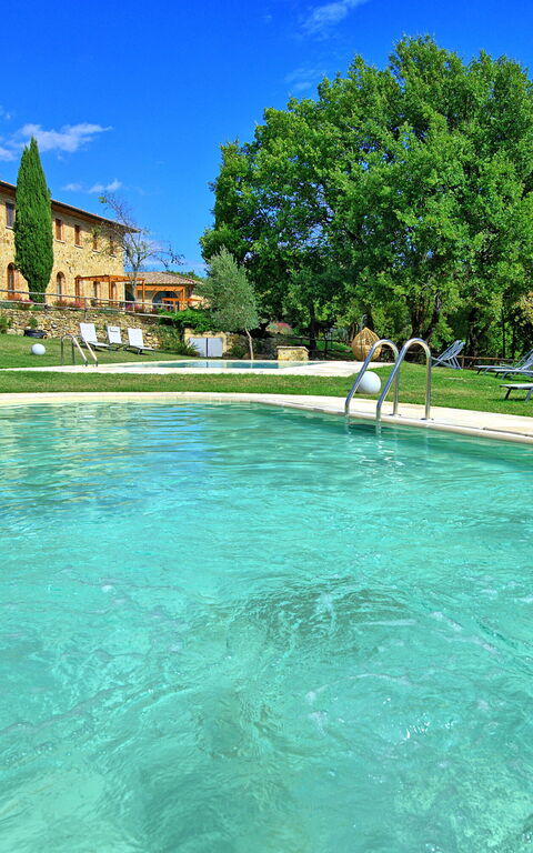 Borgo Mulignone: Giardino, Piscina