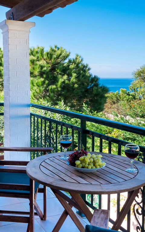 Beachfront Villa Rania: all'aperto, Balcone / Terrazza / Patio