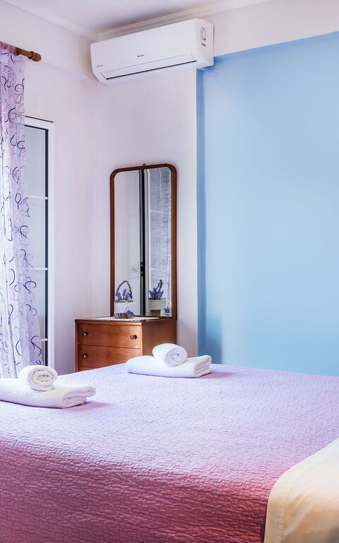 Beachfront Villa Rania: Camera da letto