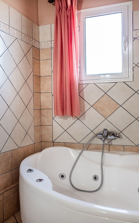 Beachfront Villa Rania: Bagno