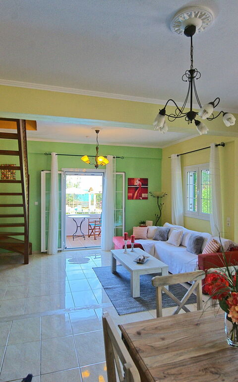 Beachfront Villa Rania: Cucina, Sala da pranzo, Soggiorno