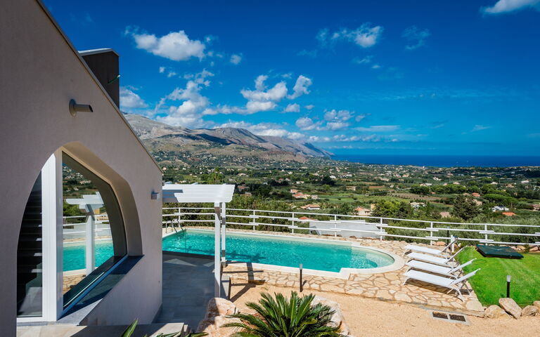 Villa Scire: Piscina