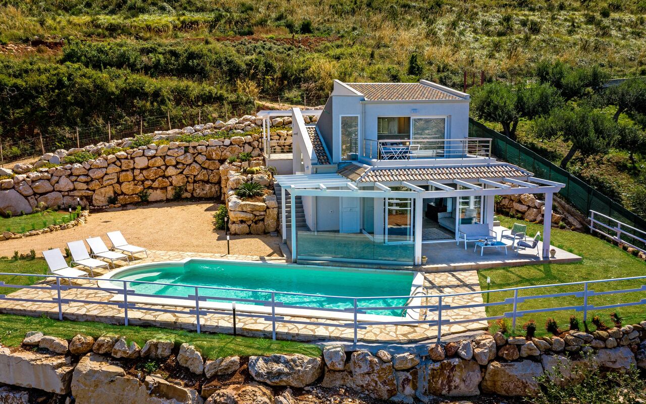 Villa Scire: all'aperto, Estate, Giardino, Piscina, Vista Panoramica