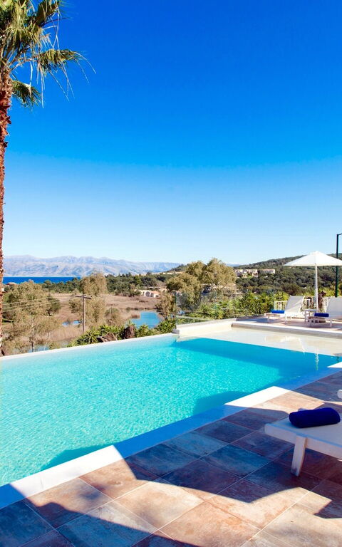 Villa Corfu Panorama: Piscina