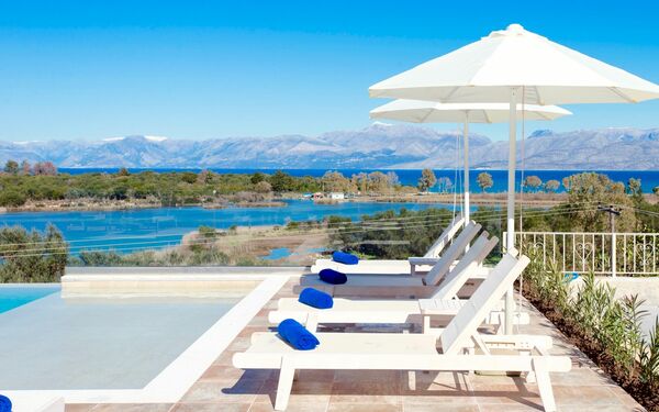 Villa Corfu Panorama: Piscina