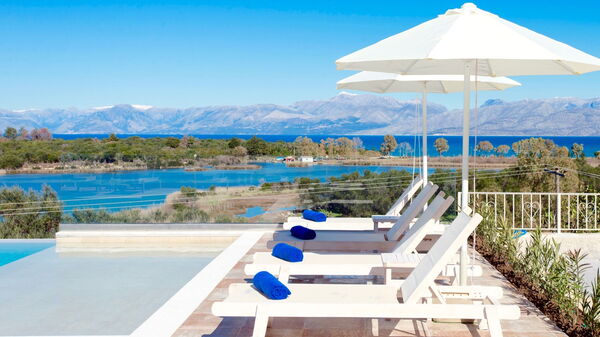 Villa Corfu Panorama: Piscina