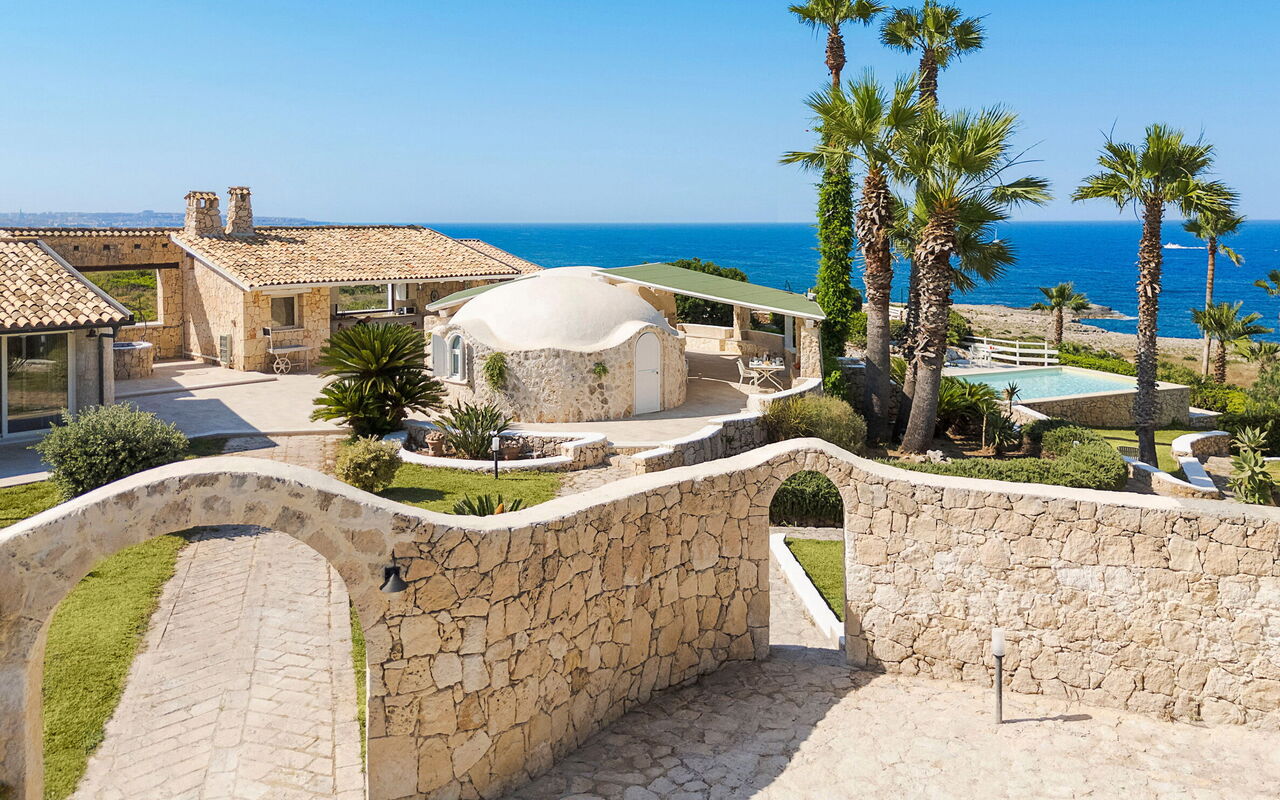 Villa Del Mito: all'aperto, Entrata Principale, Esterni, Giardino, Piscina, Vista Panoramica