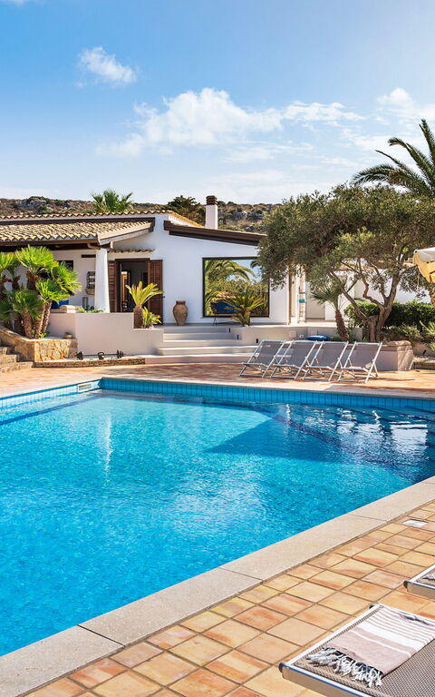 Villa Cala Mancina: all'aperto, Esterni, Piscina
