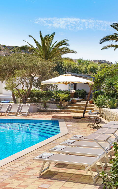 Villa Cala Mancina: all'aperto, Esterni, Piscina