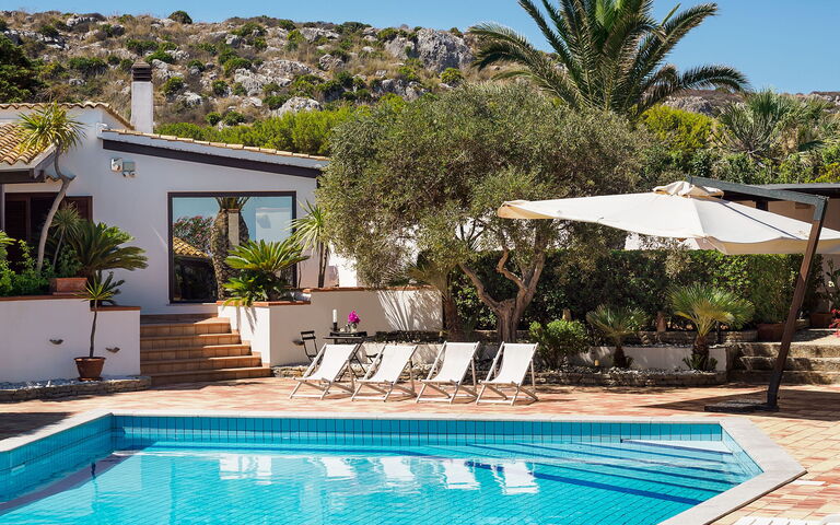 Villa Cala Mancina: Piscina