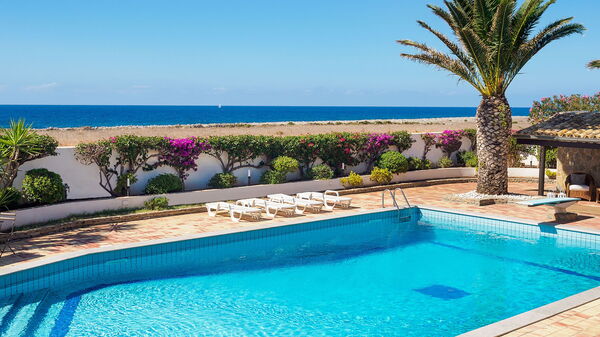 Villa Cala Mancina: Piscina