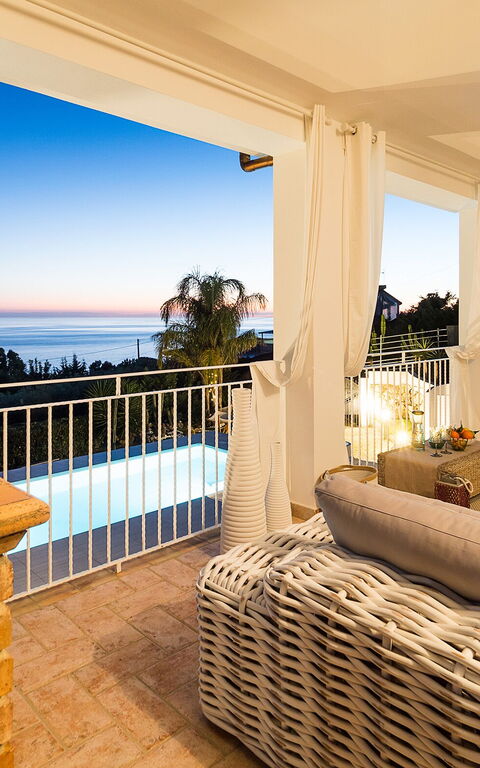 Villa Pales: all'aperto, Balcone / Terrazza / Patio, Piscina, Vista Panoramica