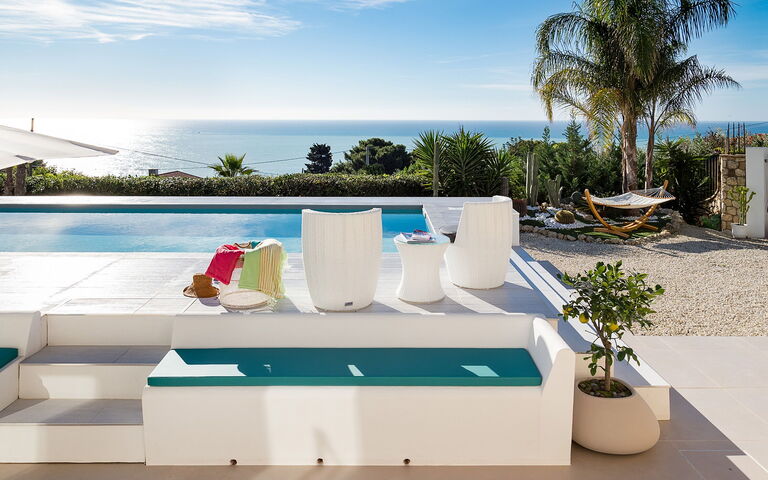 Villa Pales: Piscina