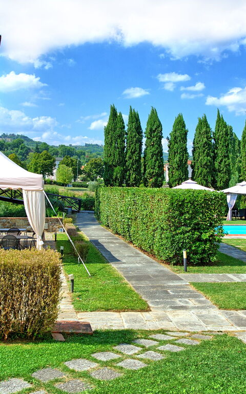 Santa Flora: all'aperto, Giardino