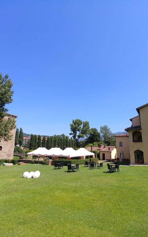 Santa Flora: all'aperto, Giardino