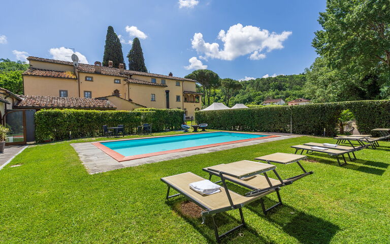 Santa Flora: all'aperto, Giardino, Piscina