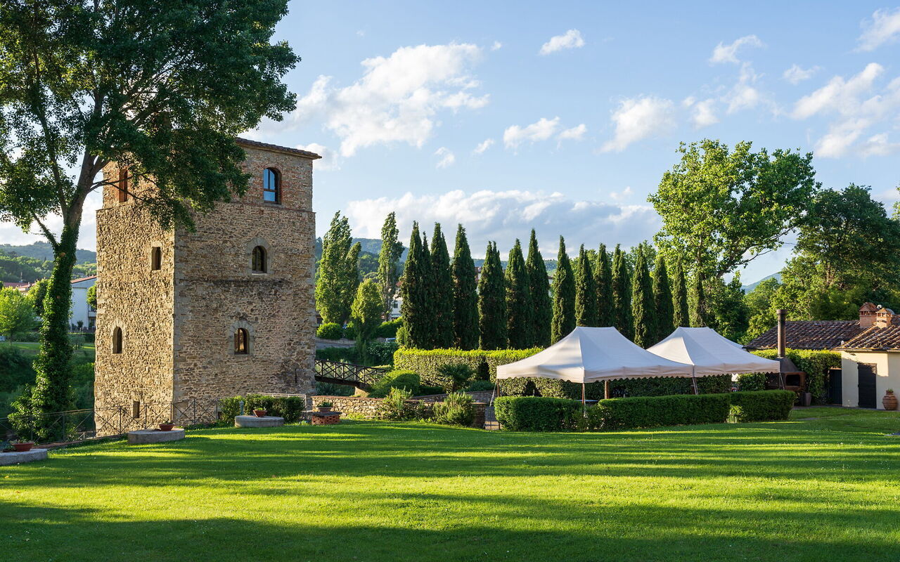 Santa Flora: all'aperto, Esterni, Giardino
