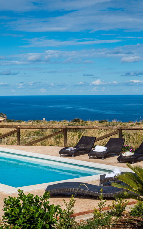 Villa Livreri: Piscina