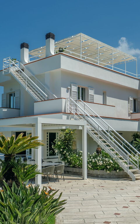 Villa Antonietta: all'aperto, Entrata Principale, Esterni