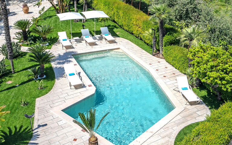 Villa Antonietta: all'aperto, Esterni, Giardino, Piscina