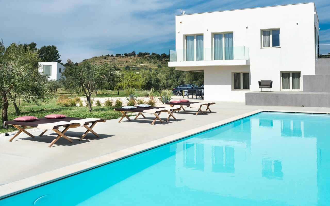 Villa Contra: all'aperto, Piscina