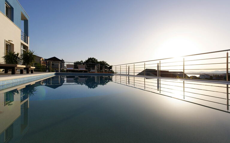 Villa Mermaid: all'aperto, Esterni, Piscina