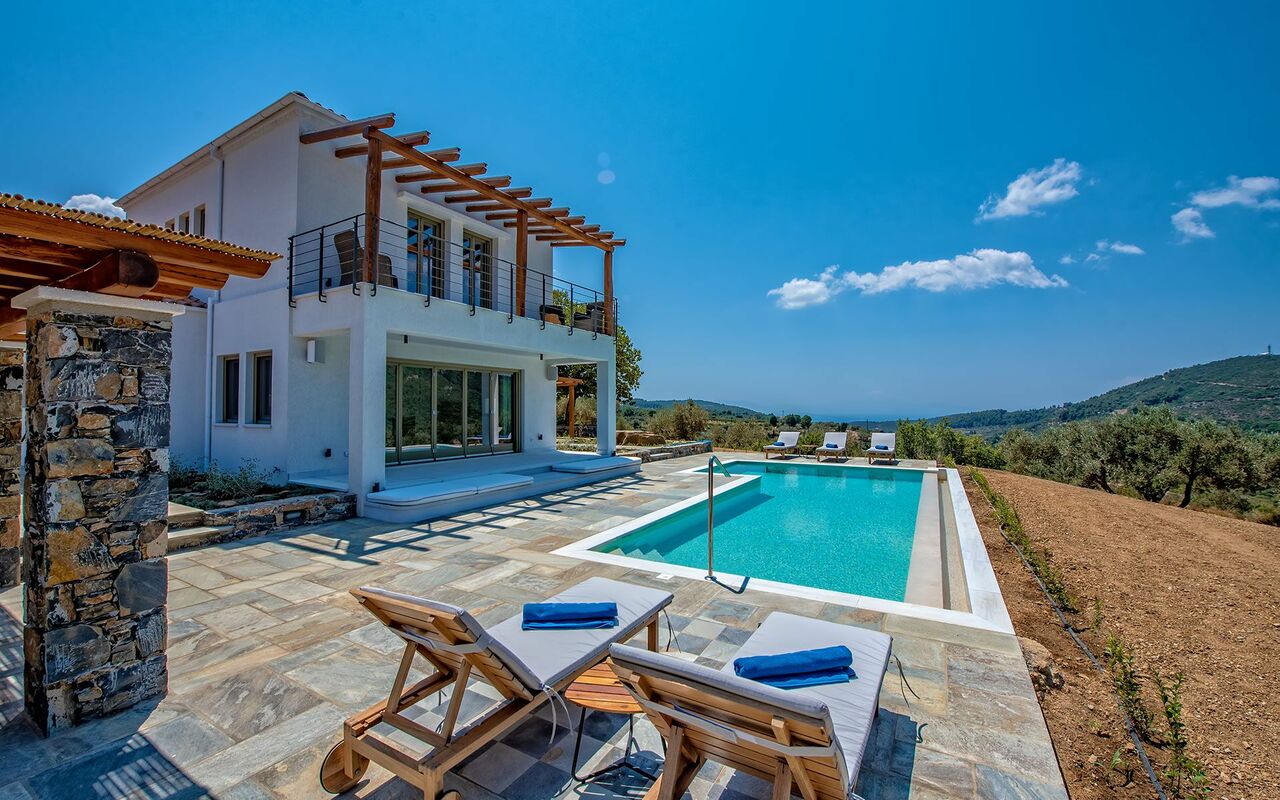 Villa Lyra: all'aperto, Piscina
