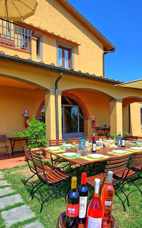 Nicola: all'aperto, Giardino