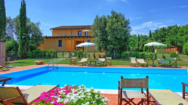 Nicola: all'aperto, Estate, Piscina