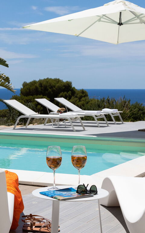 Villa Annalisa: all'aperto, Estate, Piscina