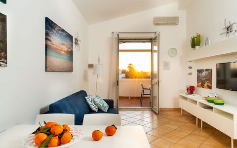 Alloggio Fillide: Cucina, Sala da pranzo, Soggiorno