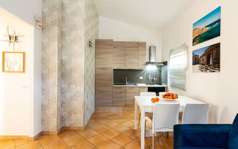 Alloggio Fillide: Cucina, Sala da pranzo, Soggiorno