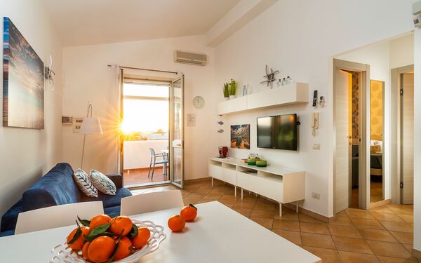 Alloggio Fillide: Cucina, Sala da pranzo, Soggiorno