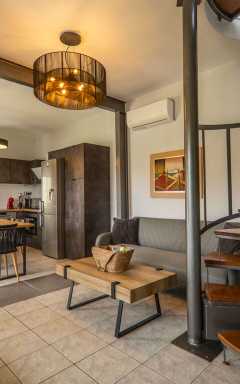 Villa Eftychia: Cucina, Sala da pranzo, Soggiorno