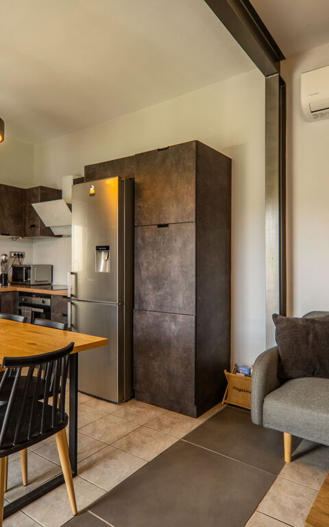 Villa Eftychia: Cucina, Sala da pranzo, Soggiorno