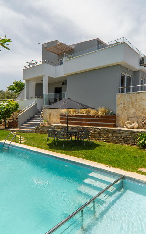 Villa Eftychia: all'aperto, Giardino, Piscina