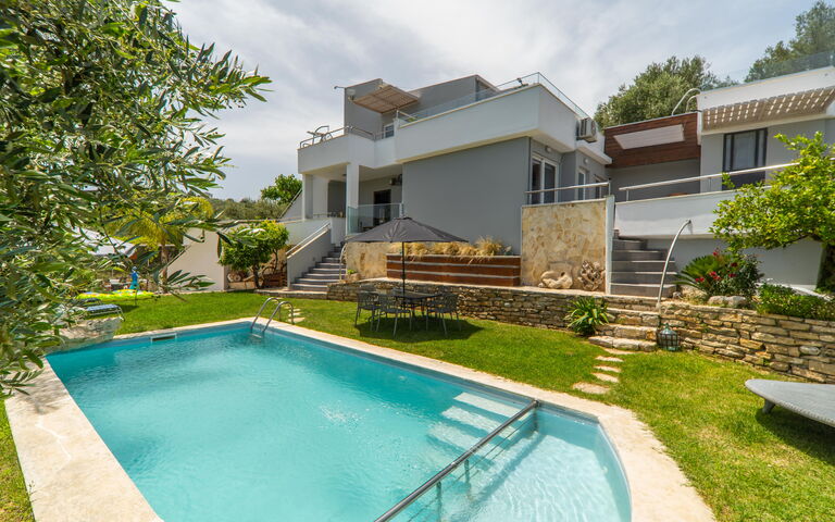 Villa Eftychia: all'aperto, Giardino, Piscina