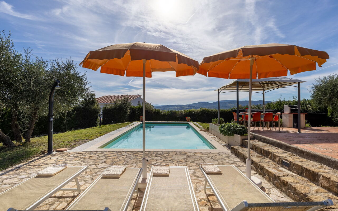 Villa Renina: all'aperto, Piscina
