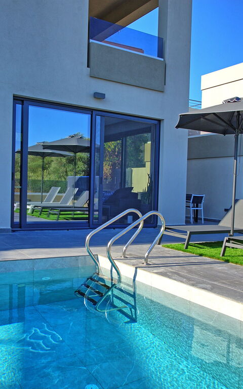 Villa Maripol: Esterni, Piscina