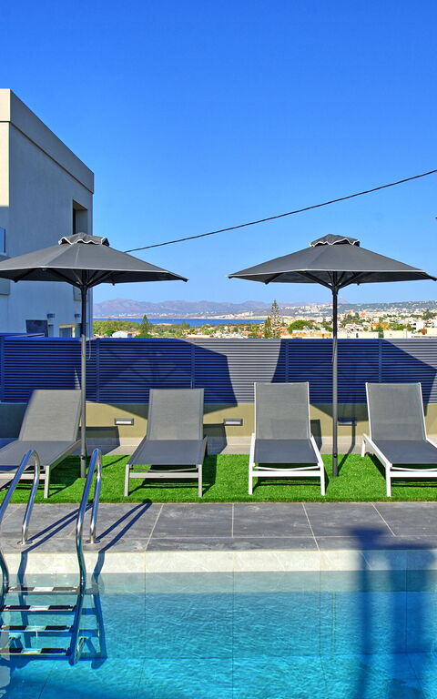 Villa Maripol: all'aperto, Piscina